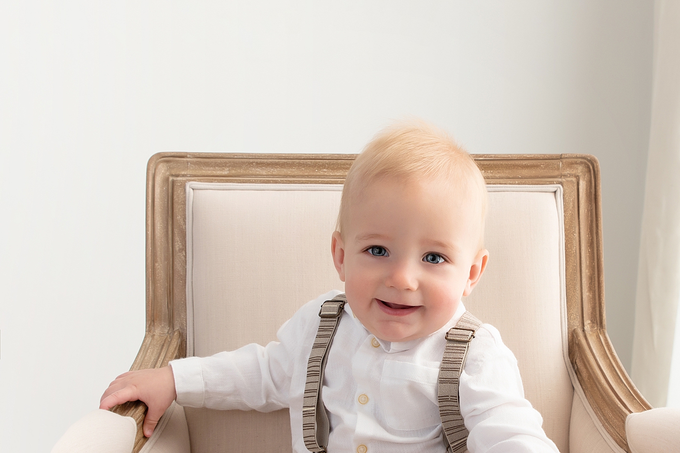 Classic children's portrait of one year old. Photo by Rachel Brookes Photography.