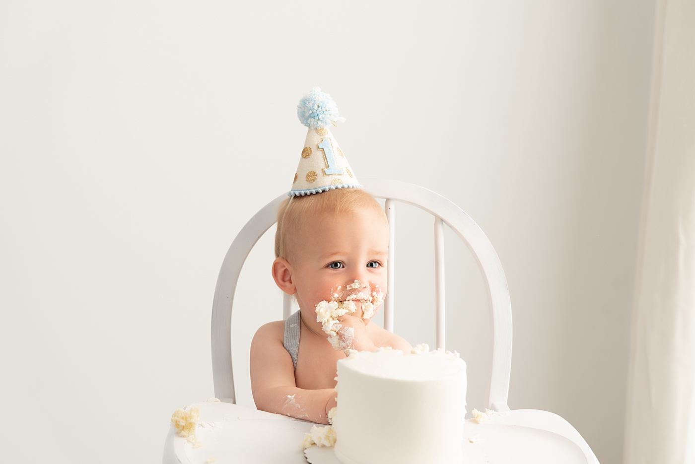 First birthday cake smash session with Cleveland Photographer, Rachel Brookes Photography.